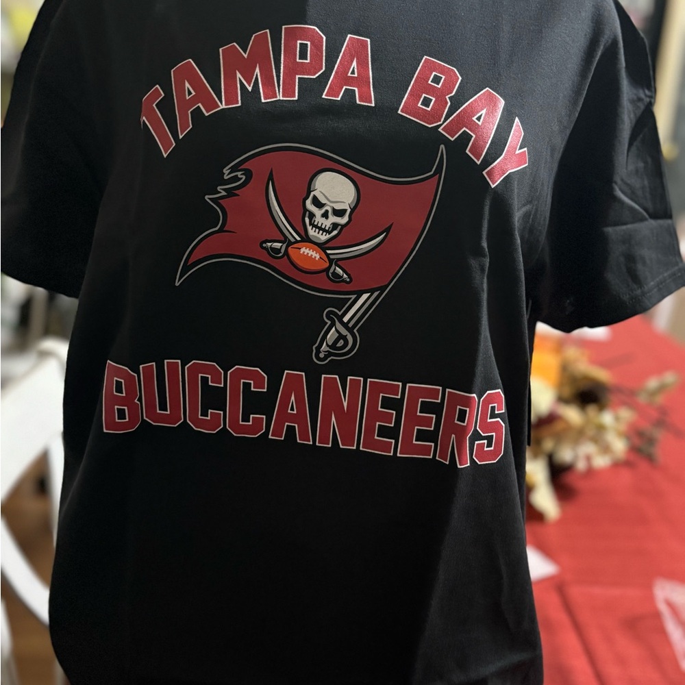 Unisex Tampa Bay shirt - NWT